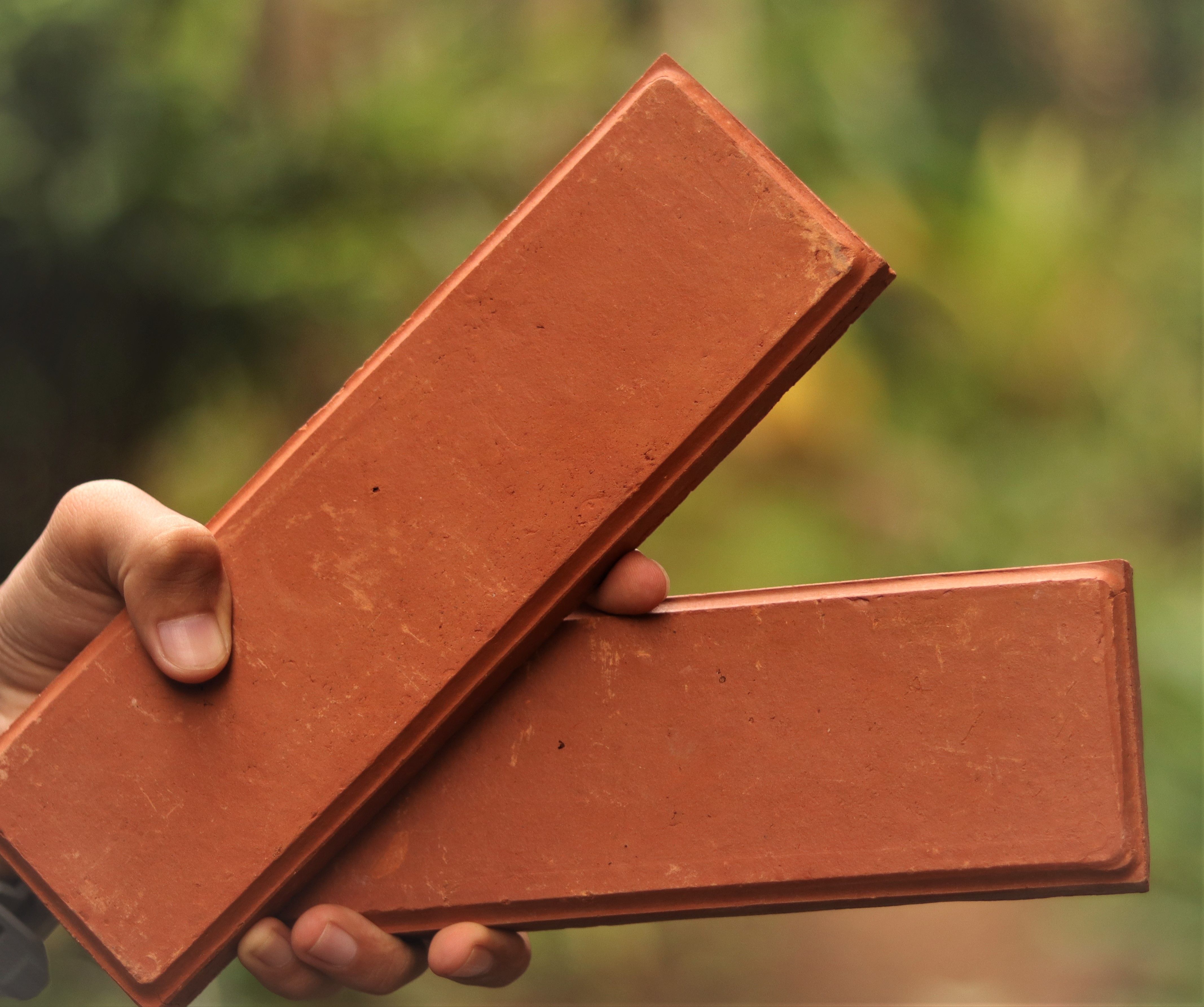 Menyelami Keindahan Arsitektur dengan Bata Tempel Bevel UD SSJ 24 x 7 cm: Solusi Berkualitas untuk Fasad Bangunan Tinggi