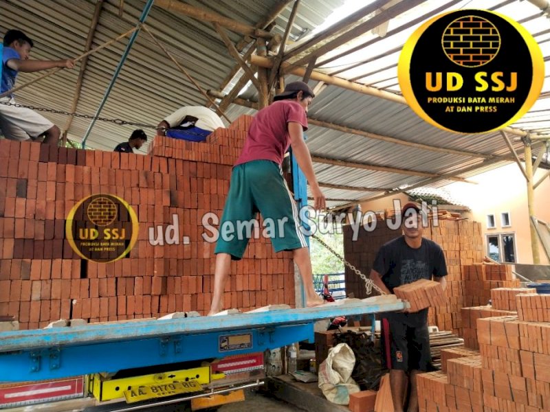 Wa 085743592988 / Jual Bata Merah Press Standar Berkualitas di Banguntapan, Bantul Yogyakarta